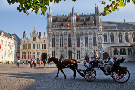 Ayuntamiento y Palacio del Franconato de Brujas